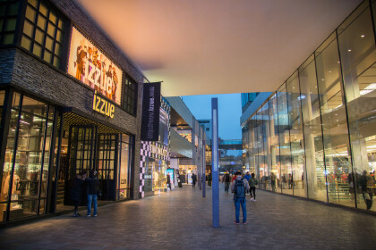 奧特萊斯 不止是日用百貨，更是品牌折扣天堂